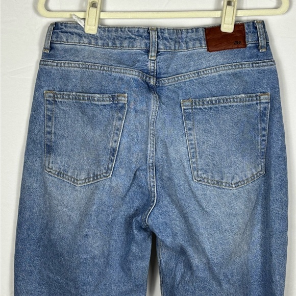 Zara Jeans Distressed Light Blue Denim Crop- size 10 - Picture 5 of 8